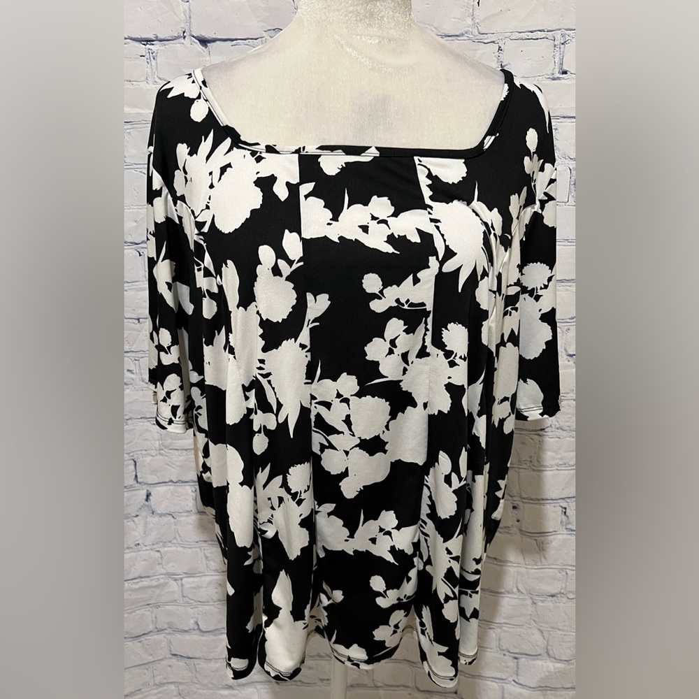 Zac & Rachel Woman Black-And-White Floral Top Size 1X - Picture 1 of 7